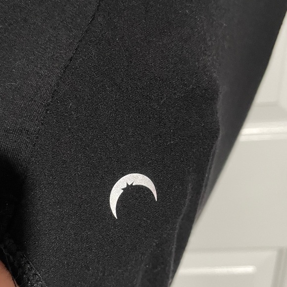 Black Zyia Namaste Long Sleeve T NWOT - Picture 4 of 6